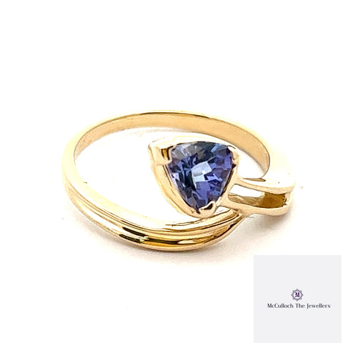 14 ct yellow gold tanzanite ring