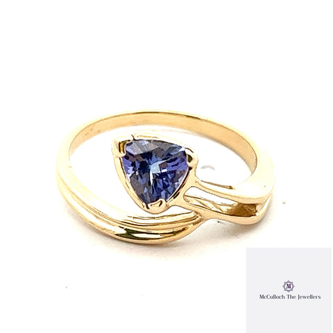 14 ct yellow gold tanzanite ring